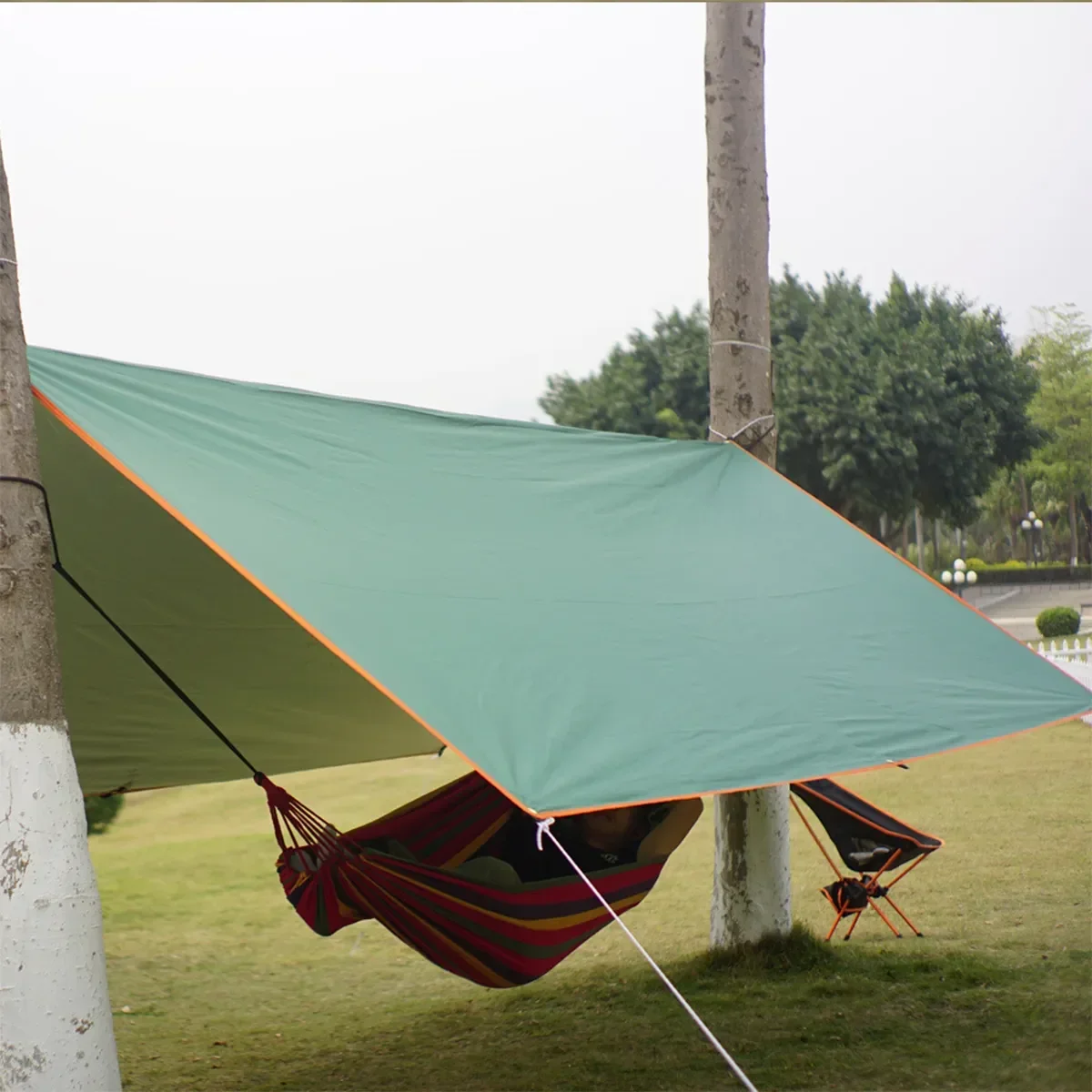Wodoodporna plandeka kempingow – Hammock Rain Tarp recenzja i cena